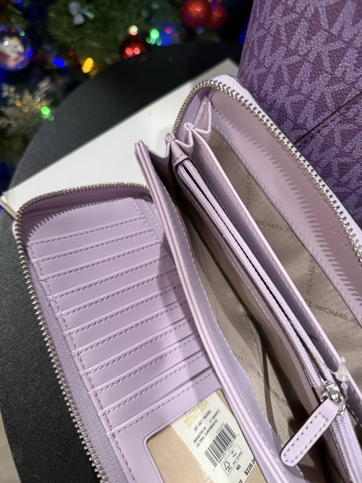 Set MICHAEL KORS Voyager Large Color-Block Signature Logo Tote Bag and Wristlet thumbnail 10