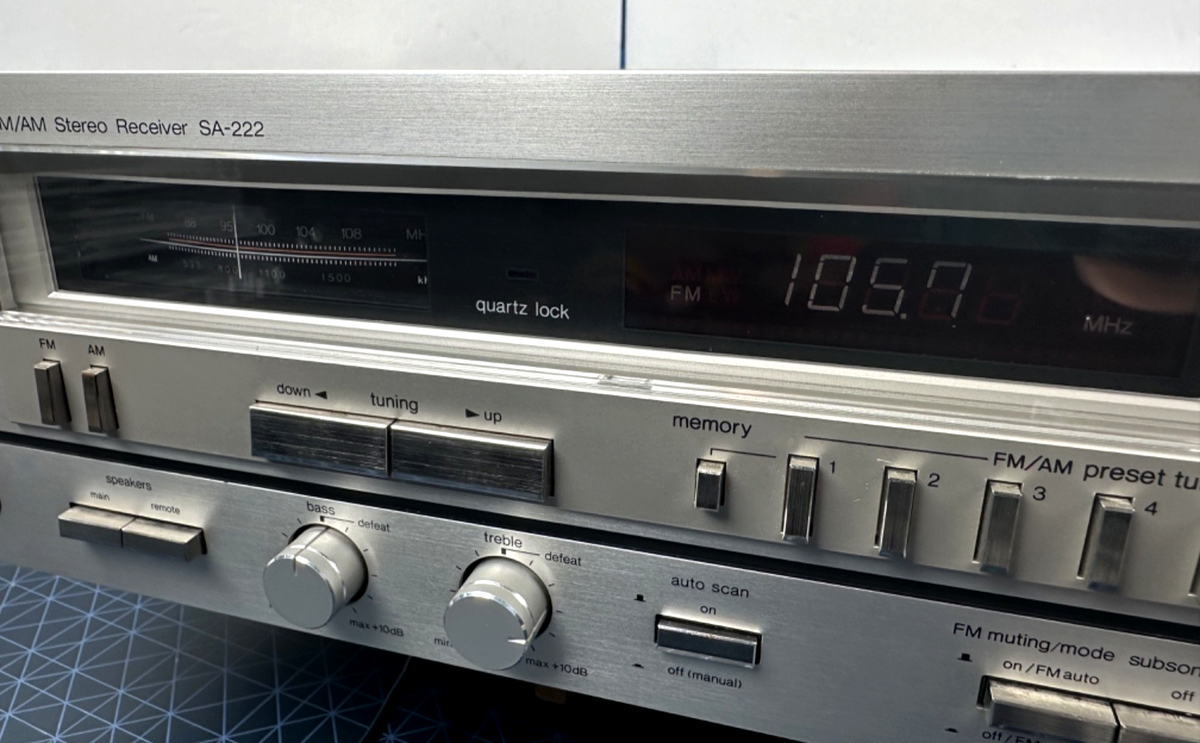 Technics SA-222 Quartz Digital AM/FM Stereo Receiver Synthesizer