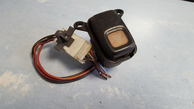  Schalter Mittelkonsole Warnblink Warnblinkschalter Rot  Mazda 62 DE723381-41