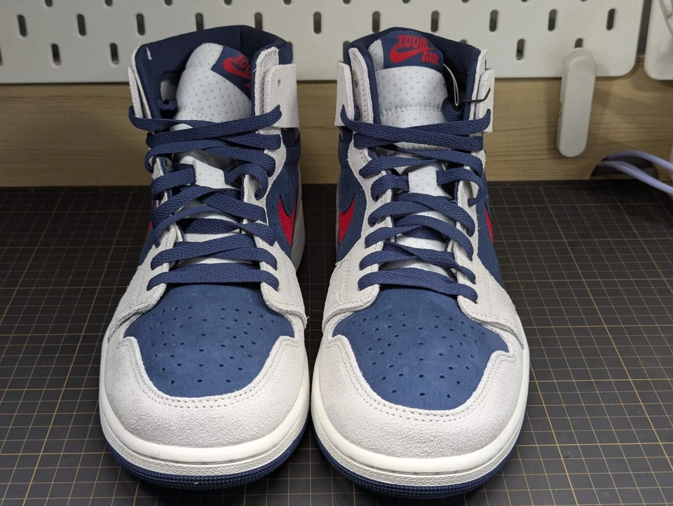 US9, 11.5 O 12 - Air Jordan 1 Zoom Comfort 2 High Olympic DV1307-406 Foto 4 de 4