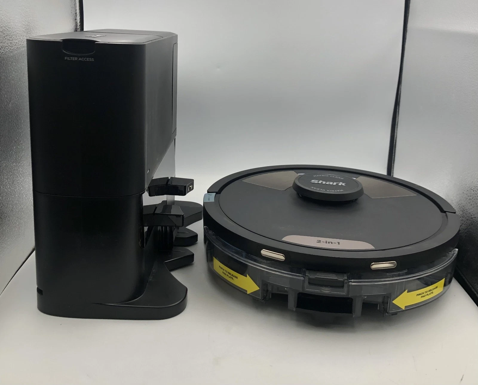 Shark R-RV2310AE Matrix Robot Vacuum Self Empty Base