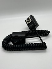 INSIGNIA TTL Off-Camera Sync Cord for Canon Enables enhanced flash effects