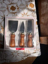 New Ankyo Development Set Of 3 Cheese Knives Wood Handles Hand Wash hors d’oeuvr