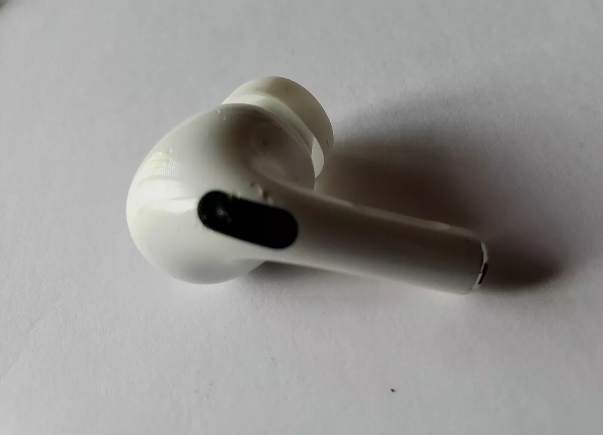 Original Apple AirPods Pro 1st Gen RIGHT SIDE EARBUD ONLY A2083 in Bulk Pkg