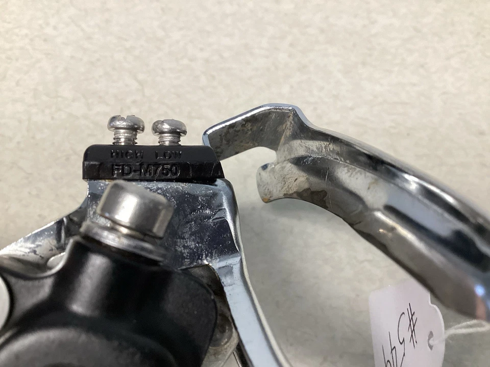 Desviador delantero Shimano DEORE XT FD-M750 31,8 mm tracción inferior montaje bajo #549 Foto 3 de 4