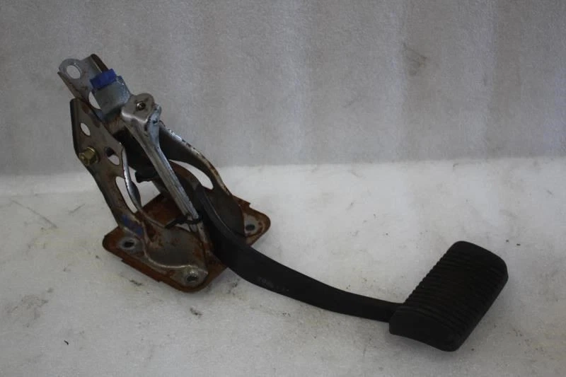 1990 1991 1992 1993 TOYOTA CELICA GTS BRAKE PEDAL AUTOMATIC A/T - Image 2 of 4