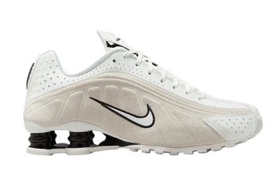 SIZE 5.5 - NEW Nike Shox R4 Summit White Light Orewood Brown HQ7739-100 WOMEN'S