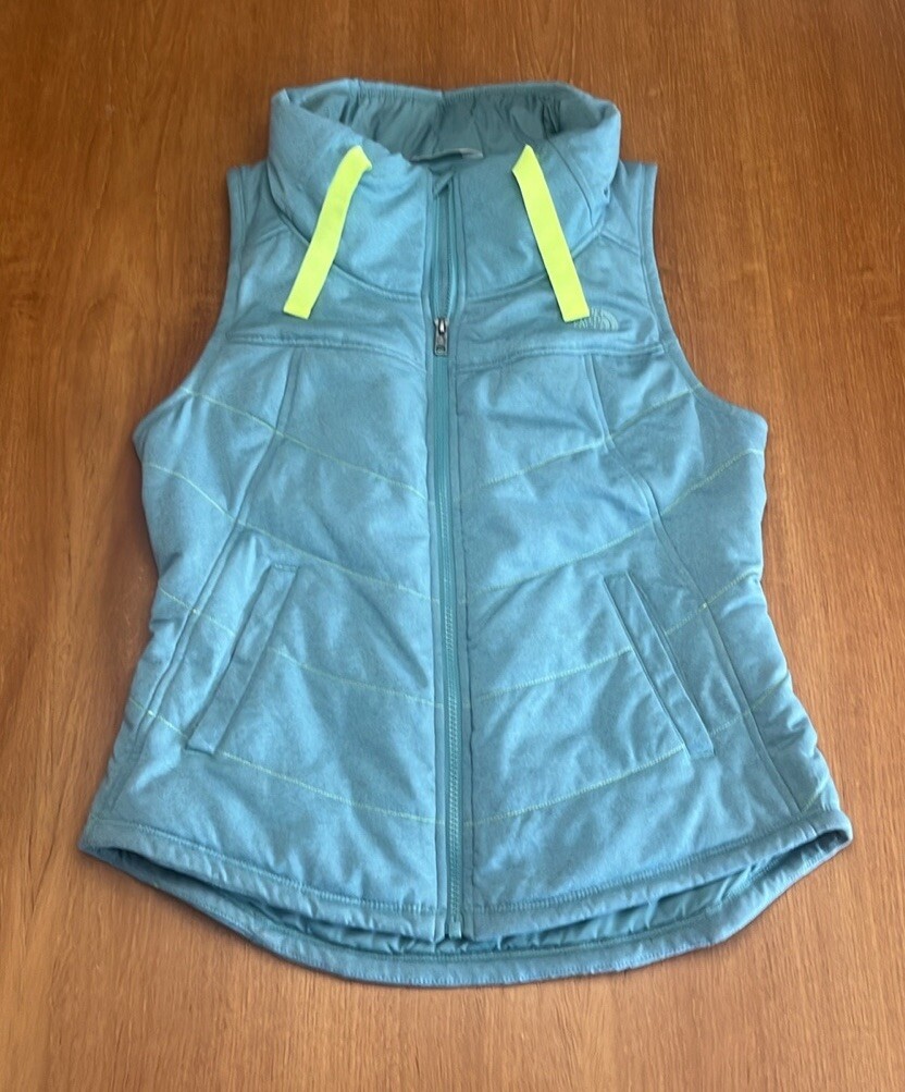 The North Face Psuedio Lightweight Quilted Zip-Up Vest with Pockets in Size S