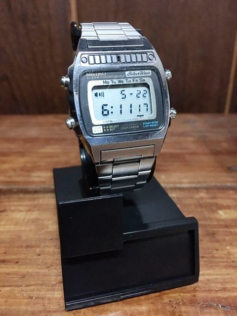 seiko silver wave digital watch