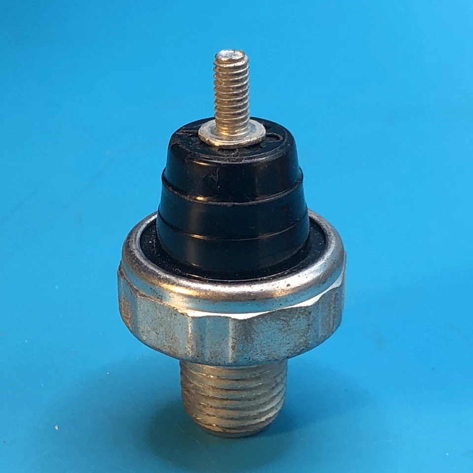 Interruptor emisor de presión de aceite de encendido estándar PS64 Foto 2 de 3
