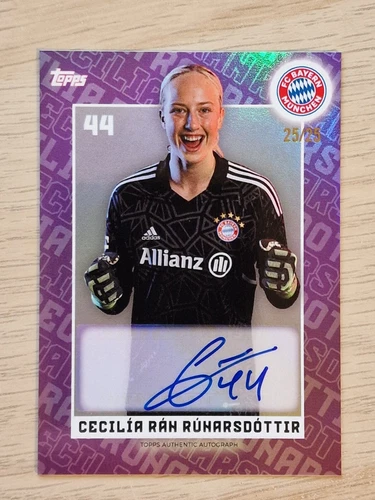 Topps Bayern Women Team Set 22-23 - Cecilia Ran Runarsdottir 25/25 Auto