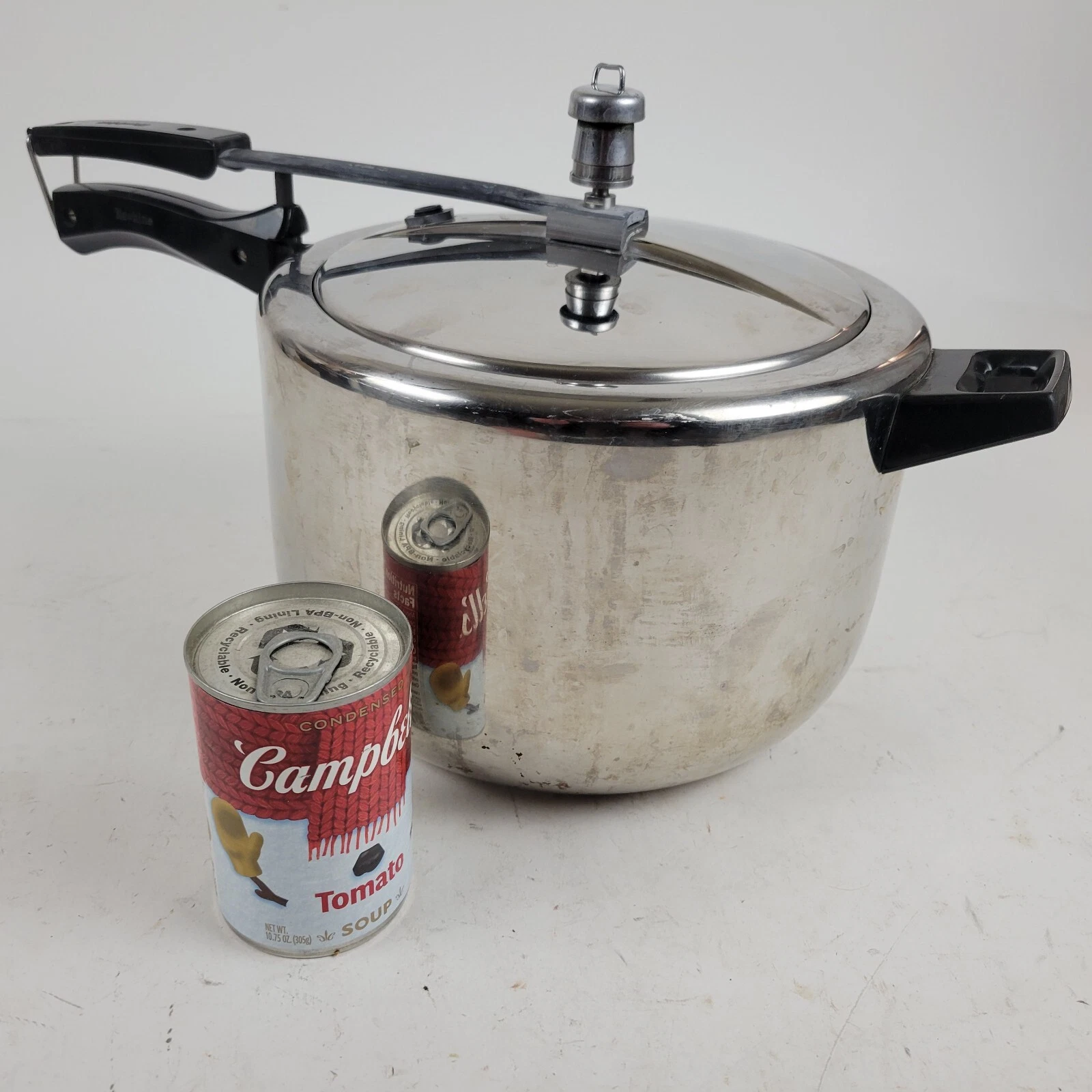 Massive Hawkins Stainless Steel 8 Liter Pressure Cooker Silver