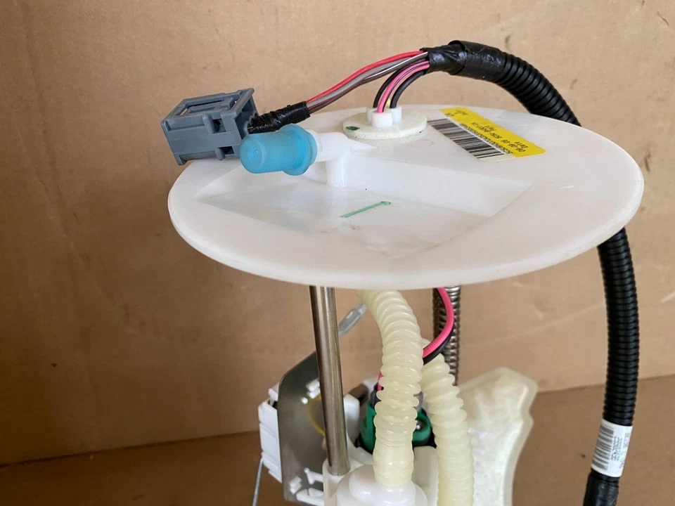 Bomba de combustible Ford 5C5Z-9H307-A -- Lincoln Aviator 2003-2005 4,6 L -- Nuevo de lote original Foto 3 de 4