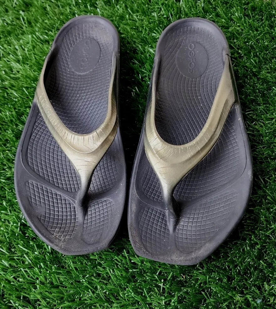 OOFOS OOlala Luxe Flip Flops Black/Latte Women's Size 6 | eBay