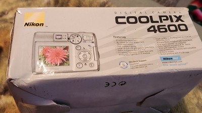 Nikon Digital Camera Coolpix 4600 4.0MP Silver SD Card Case Great Cond. Works