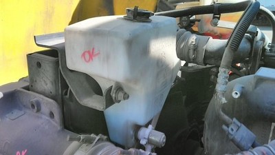 2016 PETERBILT 579 WINDSHIELD WASHER RESERVOIR 3852415