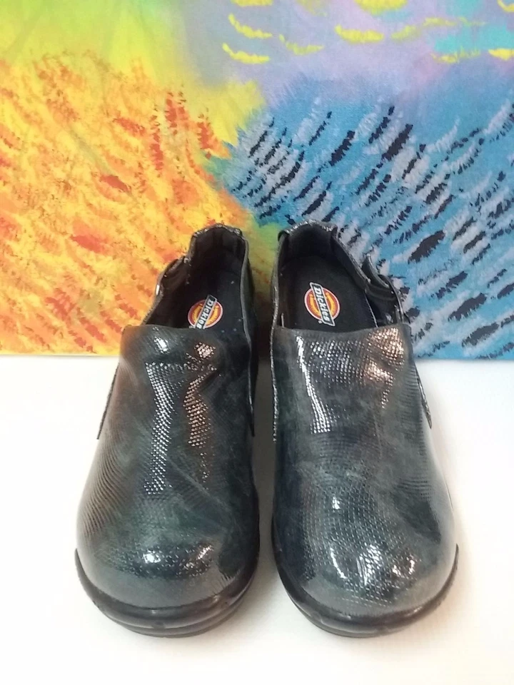 Zuecos Dickies verde y negro para mujer talla US 6,5/9" Foto 2 de 4