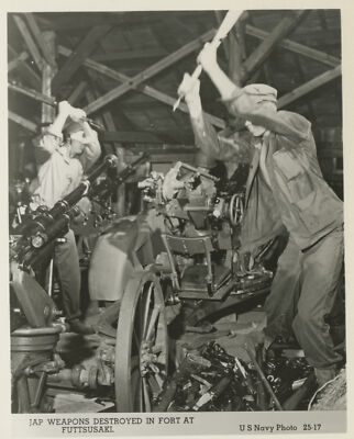 US Marines destroying Japanese weapons Japan 1945 WWII OLD PHOTO | eBay