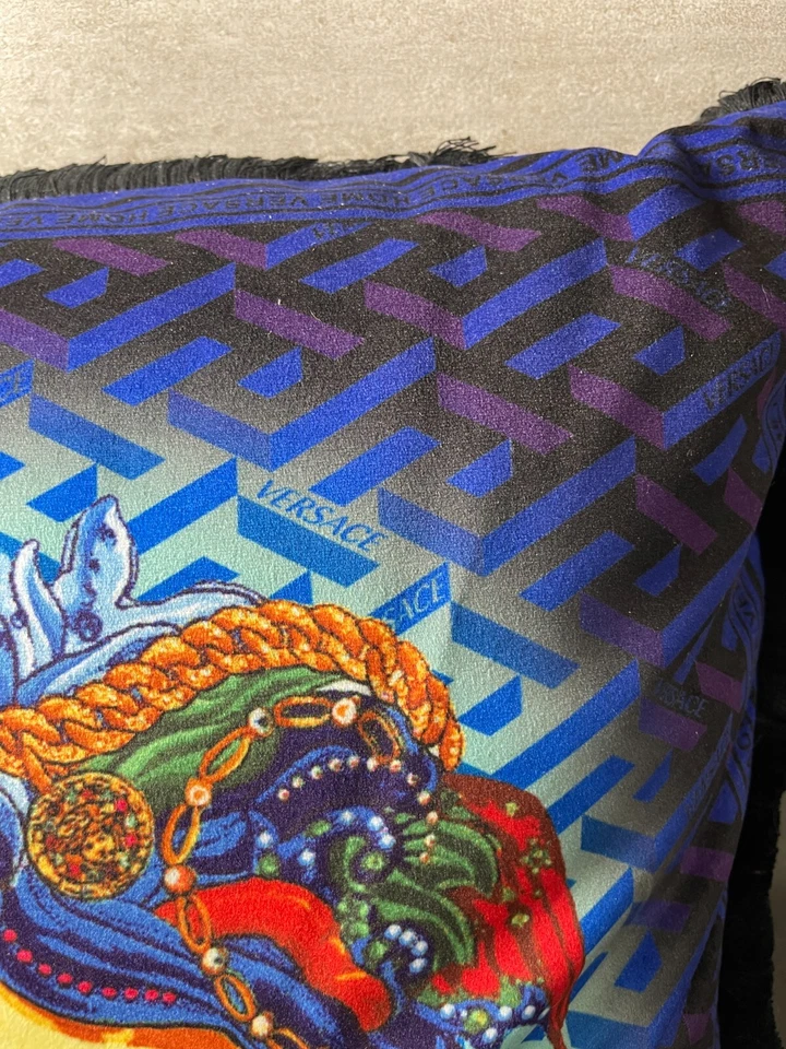 Pre-Owned Versace Home Luxury Palace Cushion Decorative Pillow European Gift - Image 2 of 4