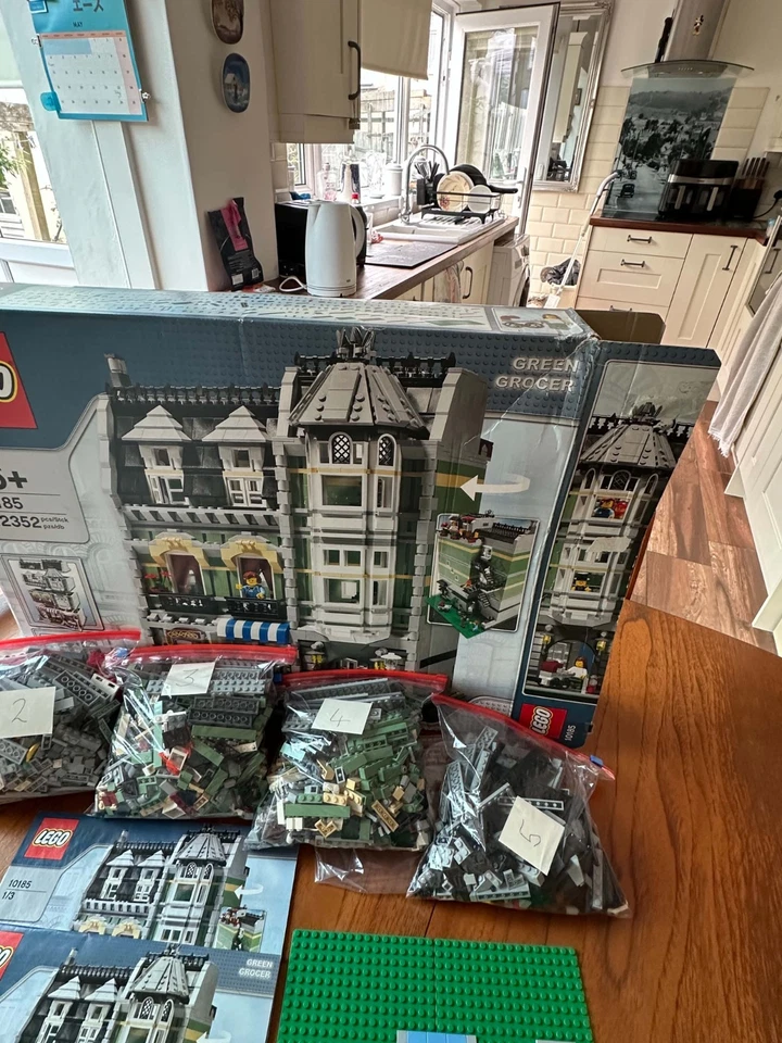 LEGO Modular Buildings 10185 Green Grocer, photo 4 of 4