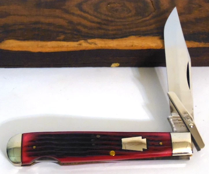 Schatt & Morgan Keystone Shield Swingguard,Lockback Ruby Red Bone Scales 1993 - Image 2 of 4
