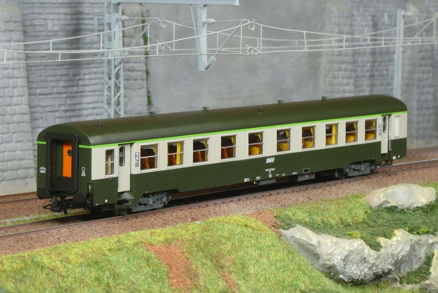 Voiture USI B10t SNCF R37 HO42515 train miniature HO éclairé Sotteville