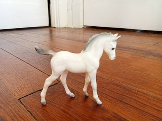 RARE BREYER CLASSIC ARABIAN FOAL IN ALABASTER HORSE BEAUTIFUL!!!