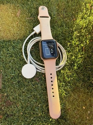 Apple Watch Series 5 40mm Gold Aluminum Pink Sand Sport Band GPS   MWV72LL/A