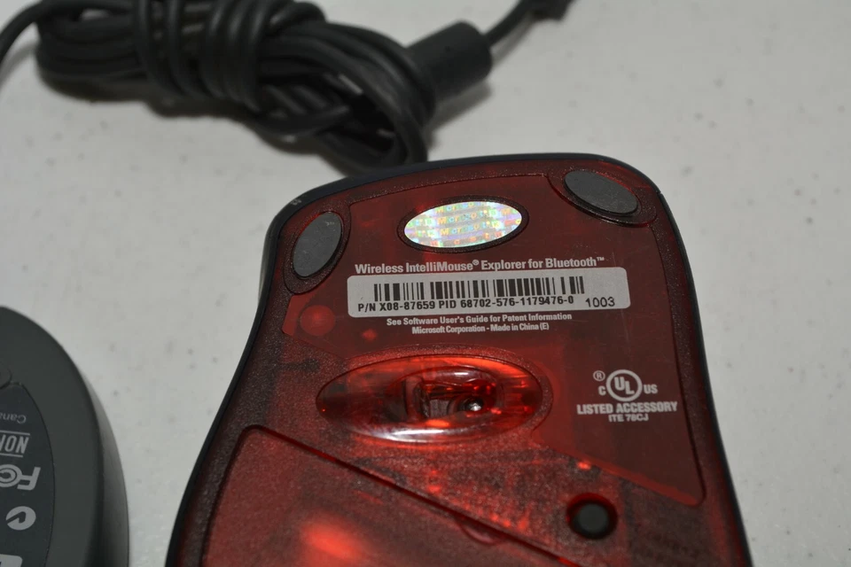Microsoft Wireless Intellimouse Explorer for Bluetooth (X08-87659) - Image 2 of 3