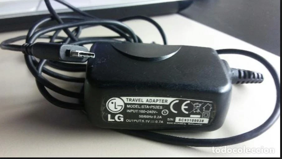 Chargeur LG Travel Adapter - Model STA-P52ES 6 Input : 100-240V - 50/60Hz 0.2A - Photo 1/1
