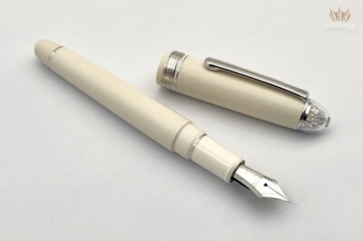 PLATINUM LIMITED EDITION 3776 CENTURY SHAPE OF HEART IVOIRE