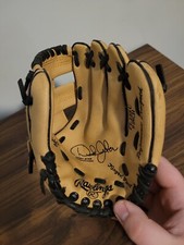 Rawlings PL158C 9" Youth Baseball Glove RHT Derek Jeter Model Players Series