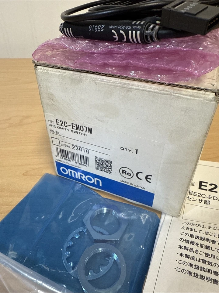 NEW! Omron E2C-EM07M Proximity Switch Sensor - image 4 of 4