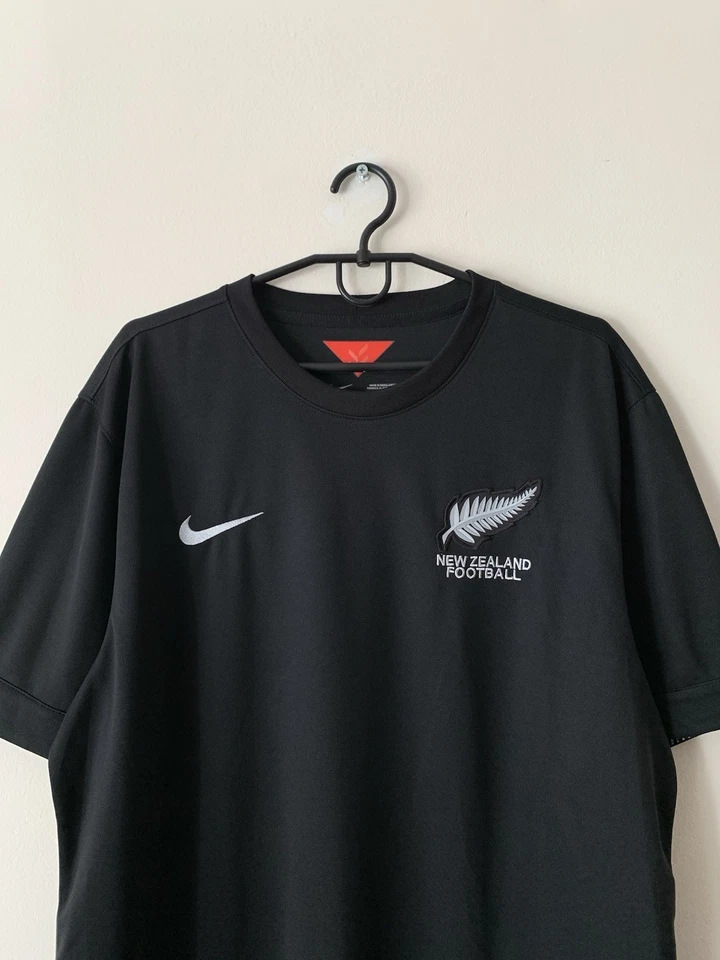 NIKE NEW ZEALAND 2014/2015 AWAY FOOTBALL SHIRT SOCCER JERSEY GREAT CONDITION - Image 2 of 4