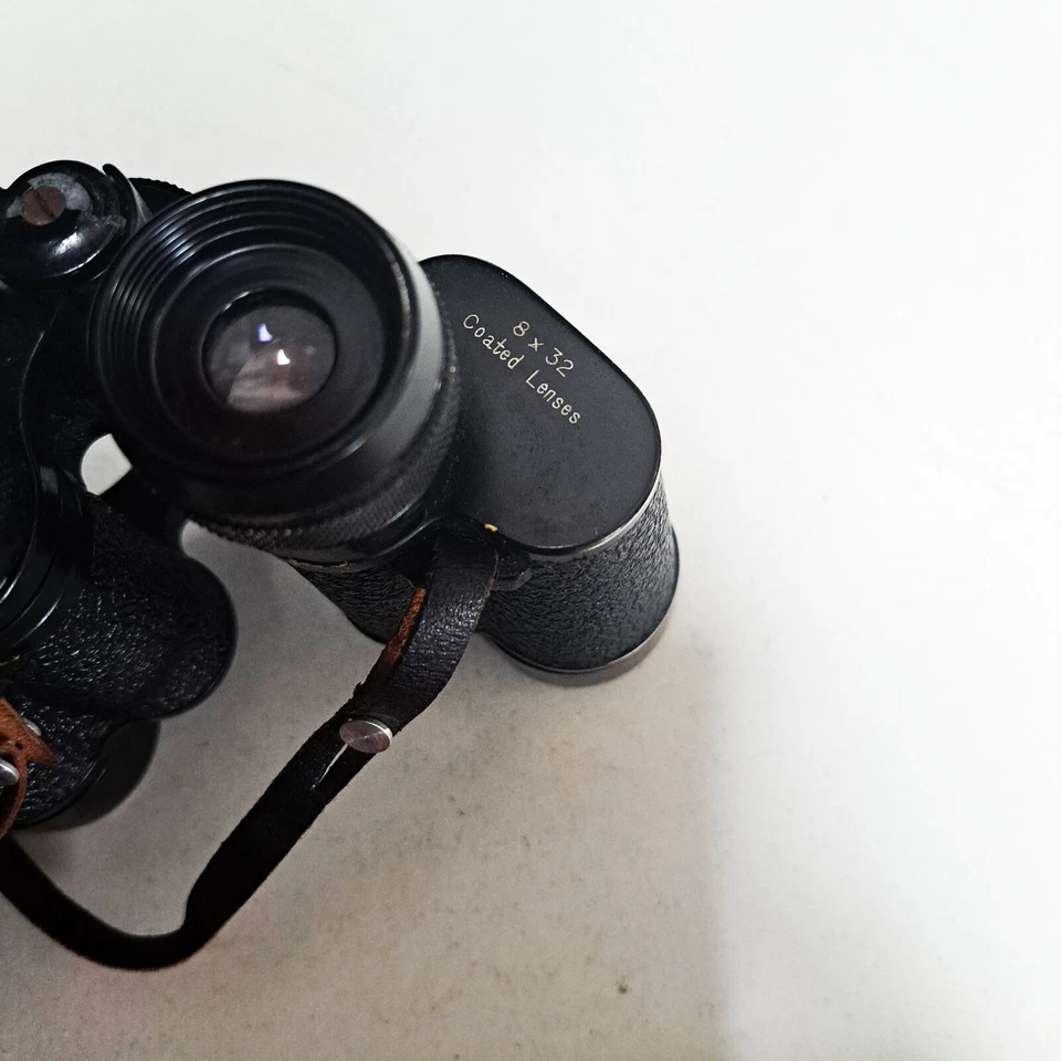 Vintage Lieberman and Gortz 8 x 32 Coated Lenses Binoculars with Leather Strap - Image 4 of 4