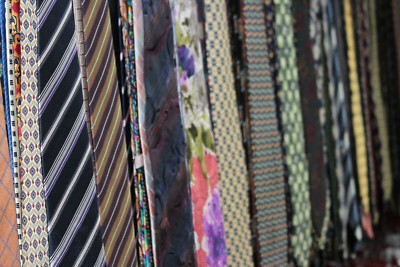 LOT OF 100 silk ties men designer mixed design many wholesale Made in Italy 