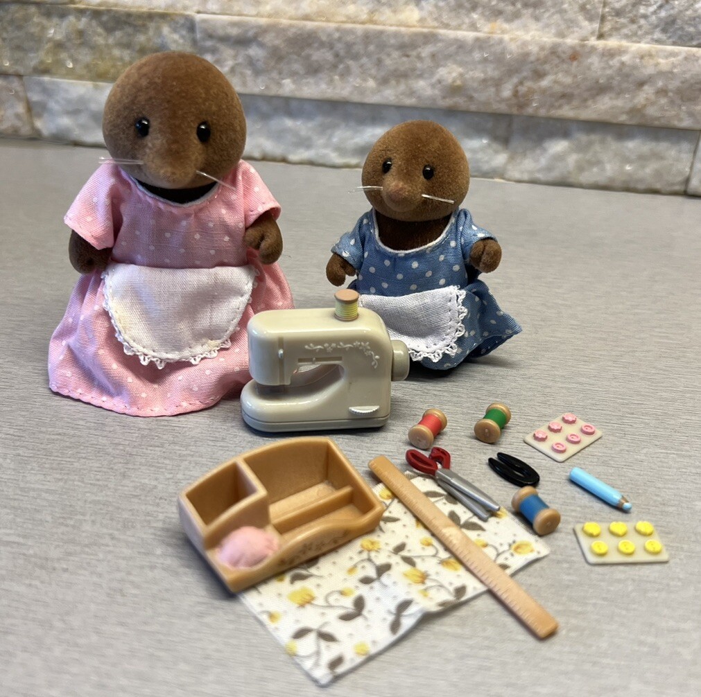 EPOCH - シルバニアファミリー  モグラ　ミシン　sewing with Mother Sylvanian Families Sewing With Mother Mole Figures Calico Critters