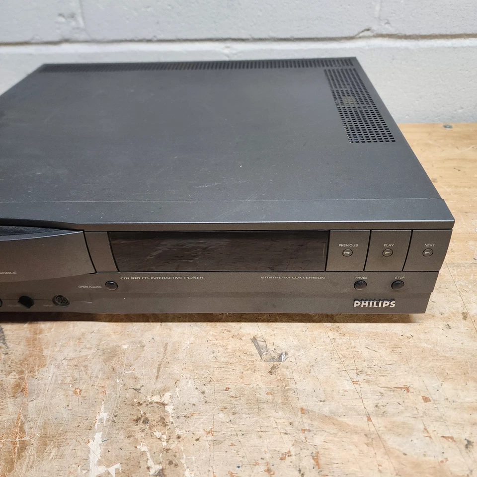Philips CDI-910 Console w/ Power Cable, Remote and 10 Movies and Games. Tested - Image 3 of 4