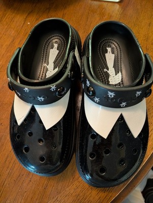 Crocs Wednesday Stomp Clogs Women in Size 7 and Men in Size 5
