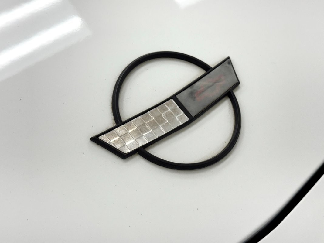 1994 Arctic White Chevrolet Corvette   | C4 Corvette Photo 9