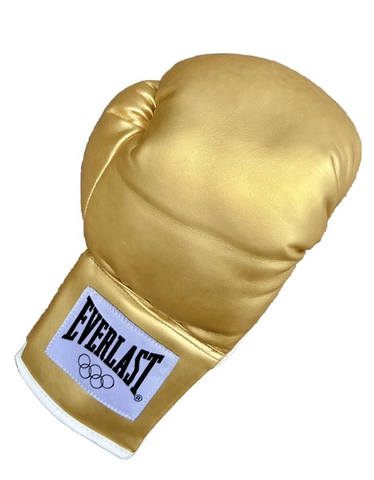 Juego de baúles de oro y guante dorado Muhammad Ali Cassius de arcilla 1960 Juegos Olímpicos Foto 3 de 4