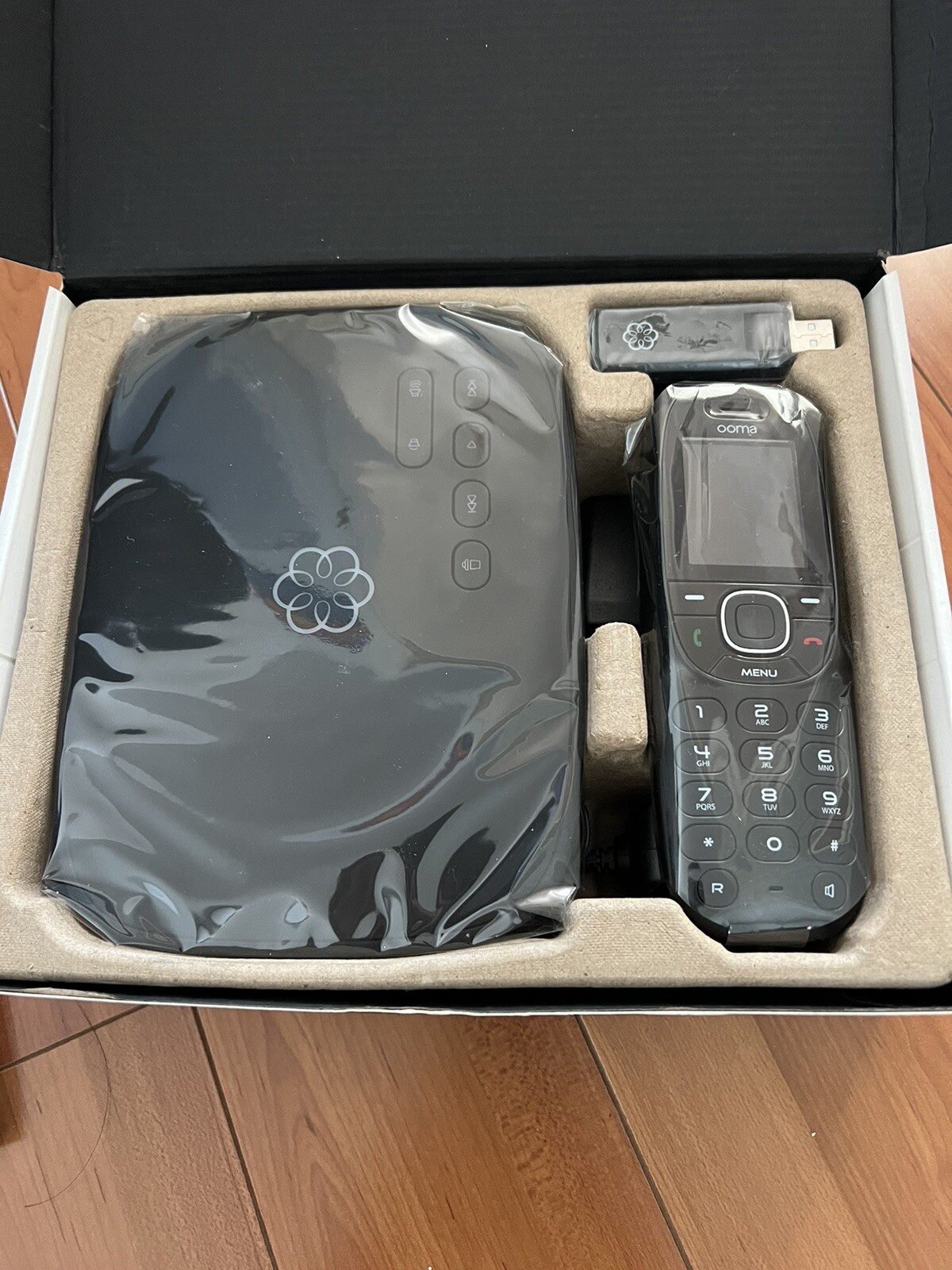 Ooma VoIP Telo HD2 Handset & Wireless + Bluetooth Adapter Home Phone Service