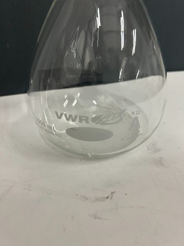 VWR 89000-412 - 1000 mL Class A Volumetric Flask with Stopper - Picture 3 of 3