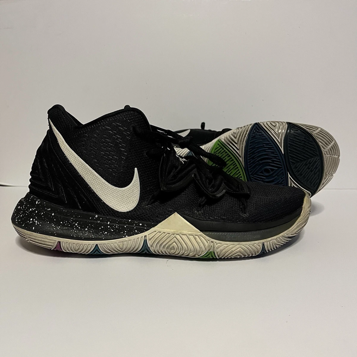 Preços baixos em Nike Kyrie 5 Black Magic | eBay