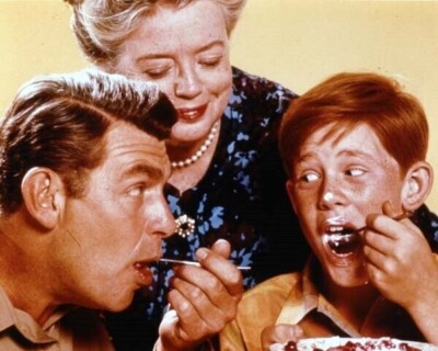 Andy Griffith Show 5x7 photo Aunt Bea watches Andy & Opie eat pie