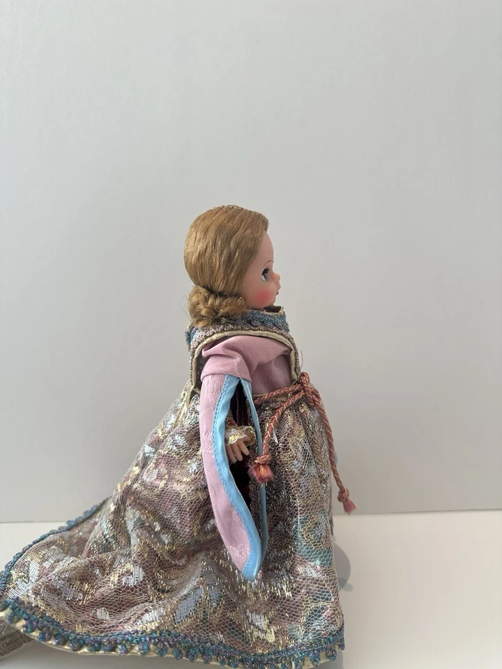 Pareja de muñecas vintage Madame Alexander Camelot Reina Ginebra Sir Lancelot Foto 4 de 4