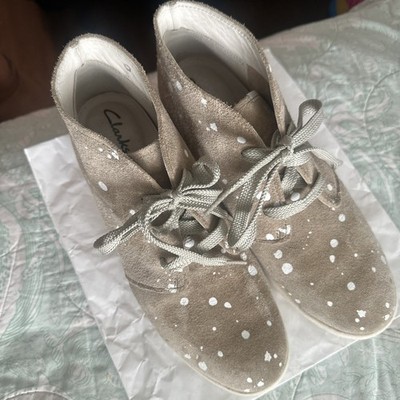 Clarks Women's Ortholite Booties Tan with White Splatter Size 8.5 Artsy Boho