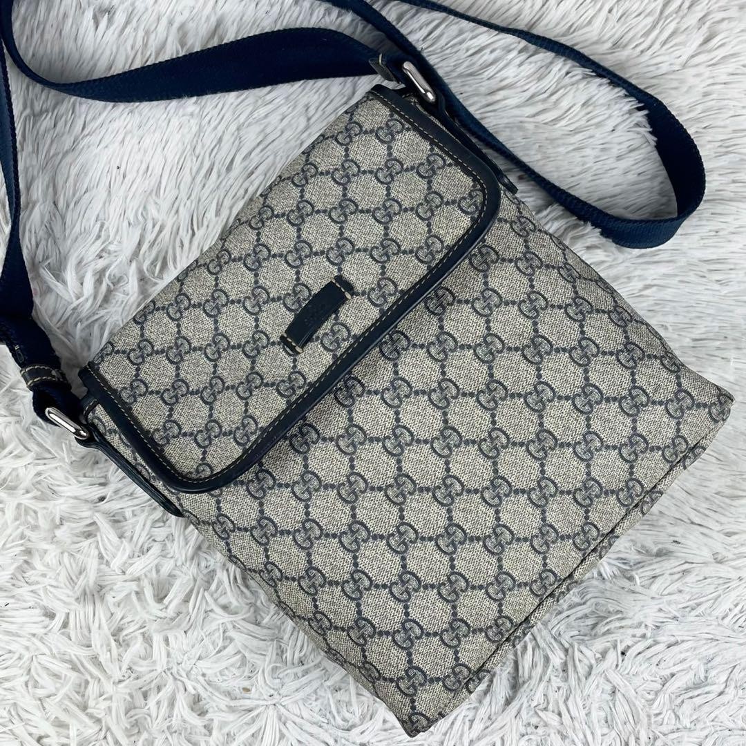 GUCCI GG Logo Embossed PVC Shoulder Bag Crossbody in Excellent Condition