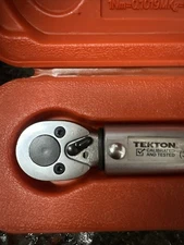 TEKTON 1/4 Inch Drive Click Torque Wrench (20-200 in.-lb.) 24320