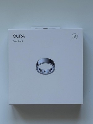 NEU! Oura Ring 4, Größe 8 Silver (Verpackung Ungeöffnet)